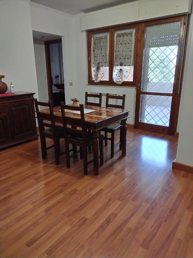 Appartamento Con Due Camere Pressi Eur Rome Luaran gambar