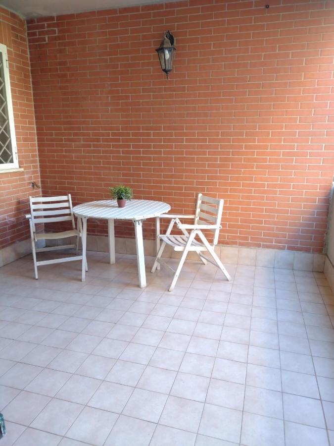 Appartamento Con Due Camere Pressi Eur Rome Luaran gambar