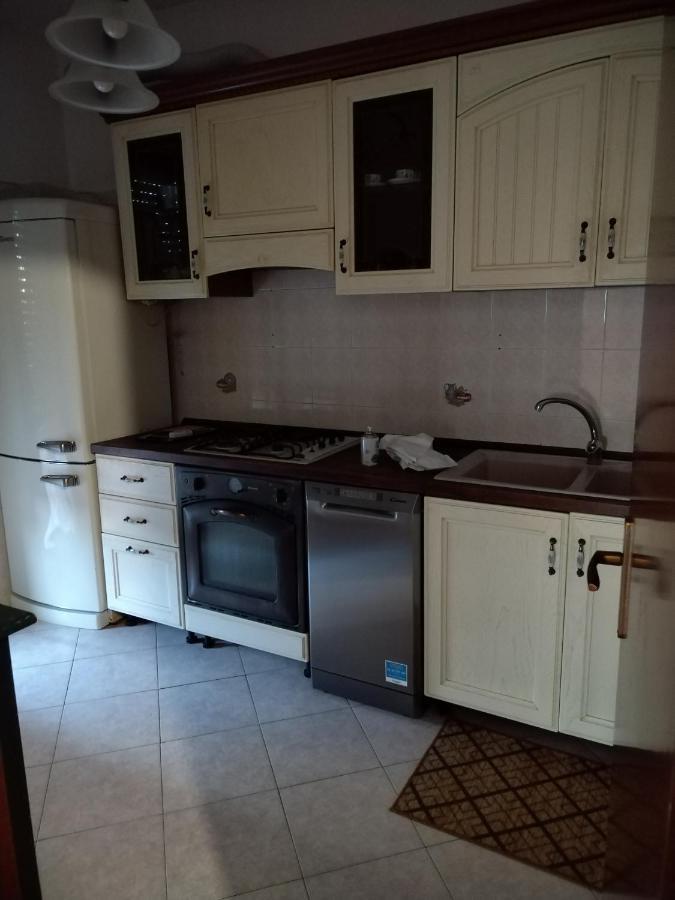 Appartamento Con Due Camere Pressi Eur Rome Luaran gambar